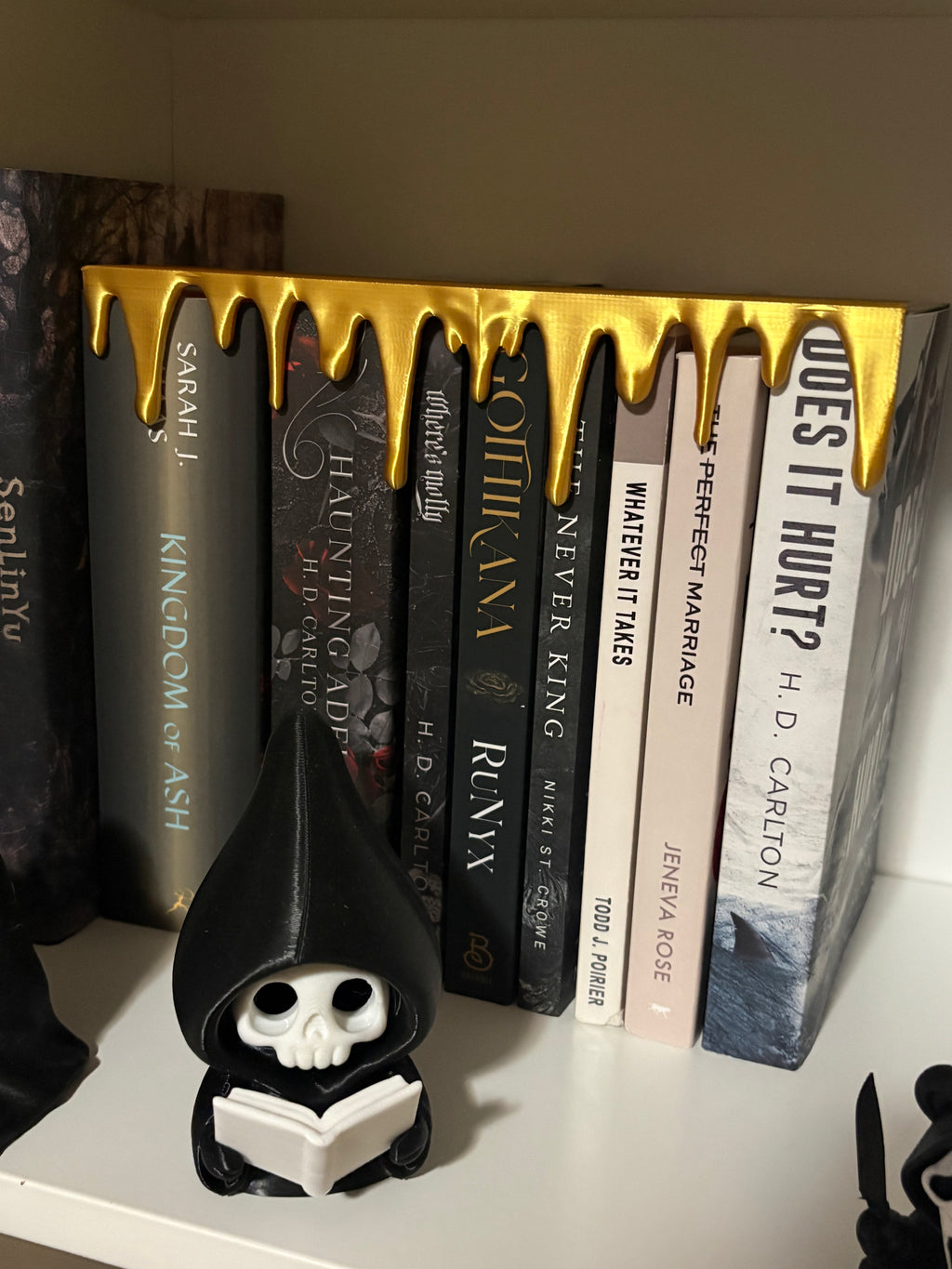 Bookshelf Drip Decor